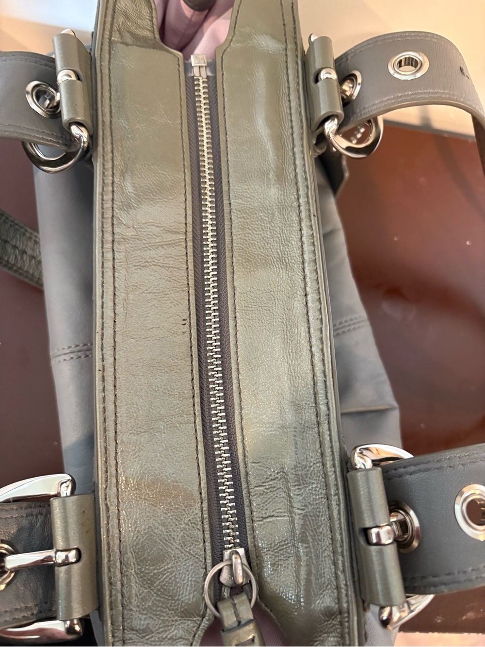 Coach 2000s Y2K SoHo Shoulder Bag Purse Gray Metallic Classic Pleated Leather - Picture 10 of 14